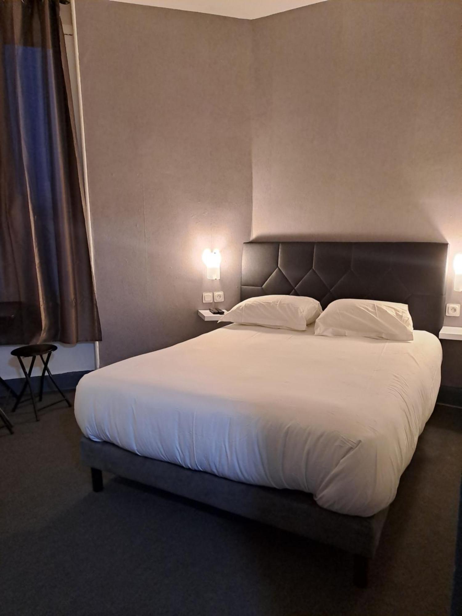 Hotel Le Celtic Montluçon Exteriör bild